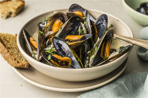 What is the best method of cooking mussels?